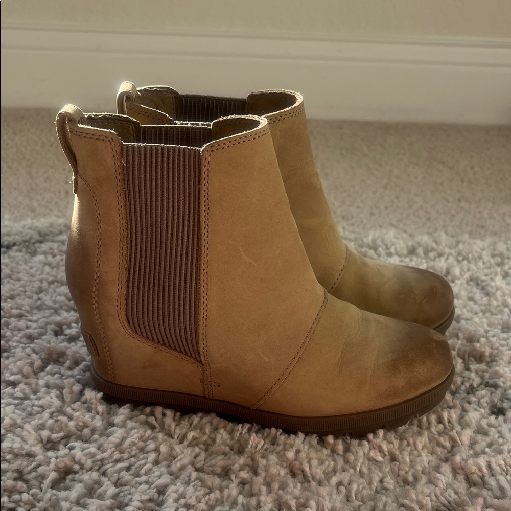 Sorel Wedge Boots (Never been worn!)